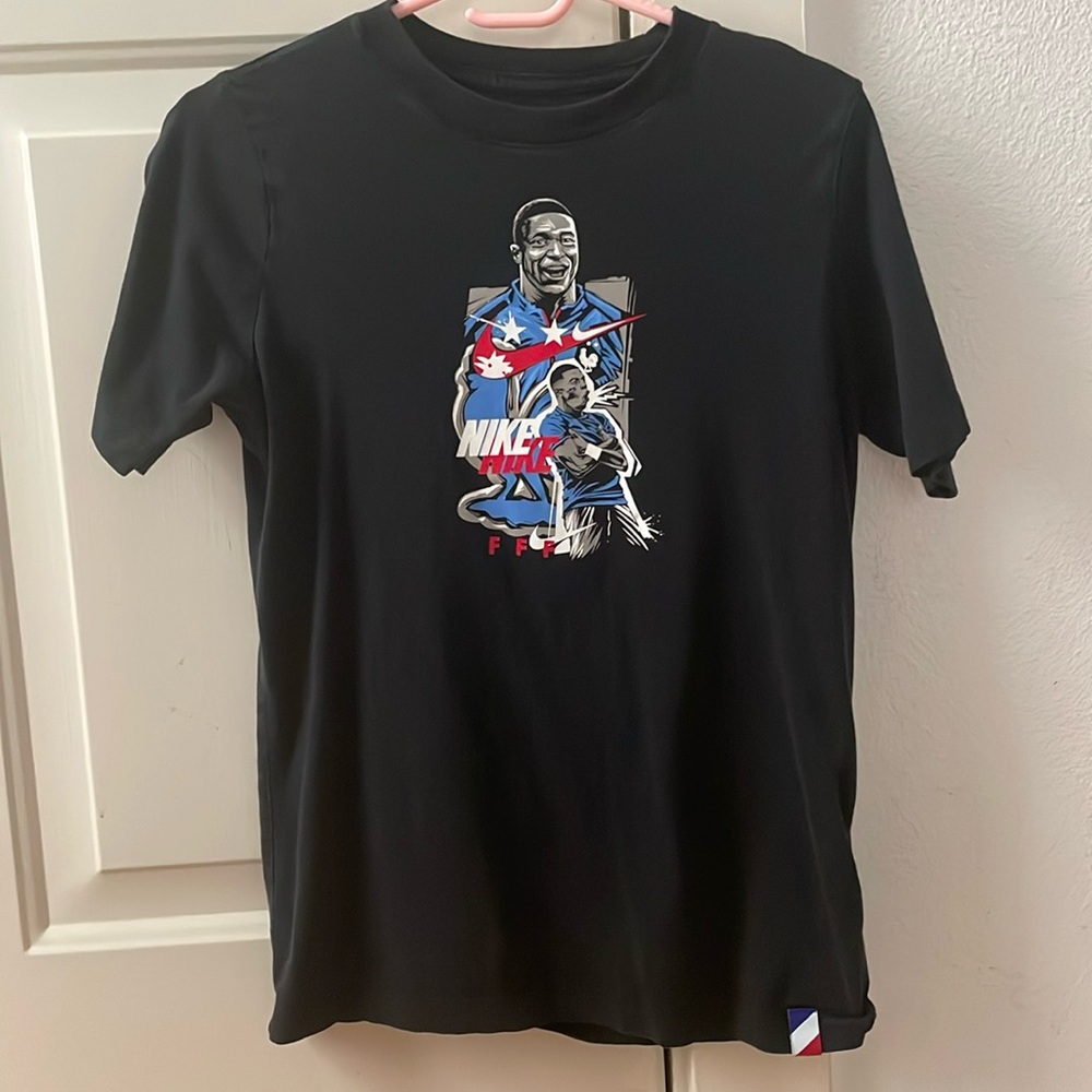 Nike Mbappe France T-Shirt// Boys Size Large